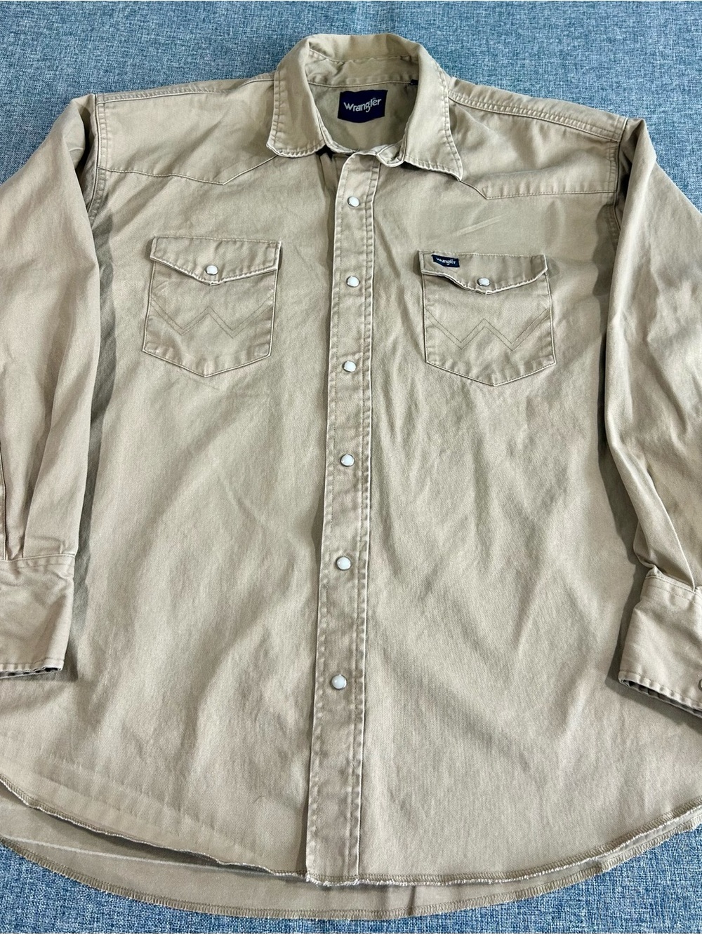 Wrangler Men’s Tan Long-Sleeve Western Pearl Button-Down Shirt